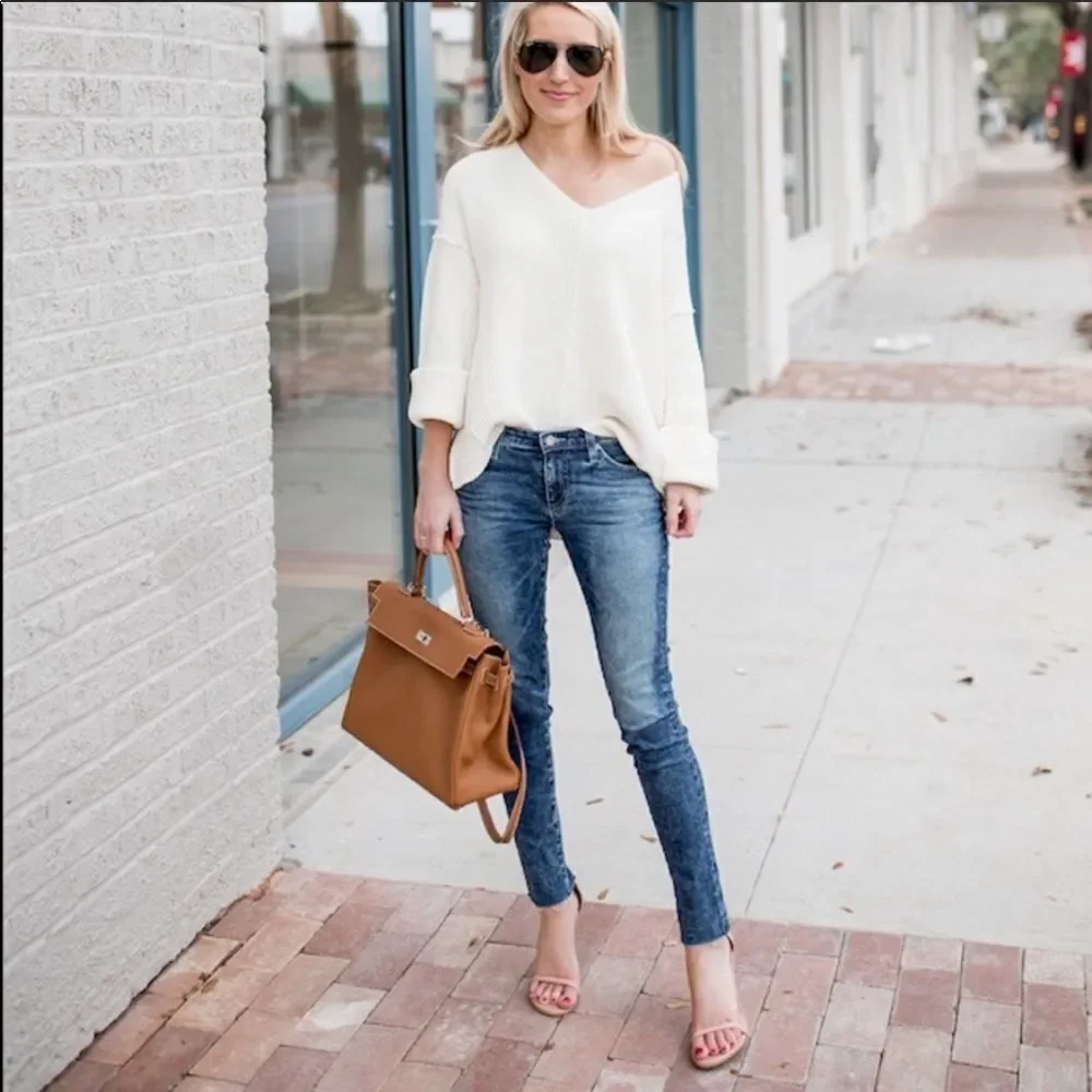 ✨ Free People Take Over Me V-Neck Knit Sweater✨